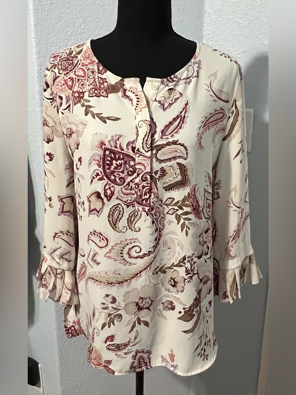 Chico's Cream Blouse with Pink & Brown Paisley Floral Print Chicos Sz 1 8/10 EUC